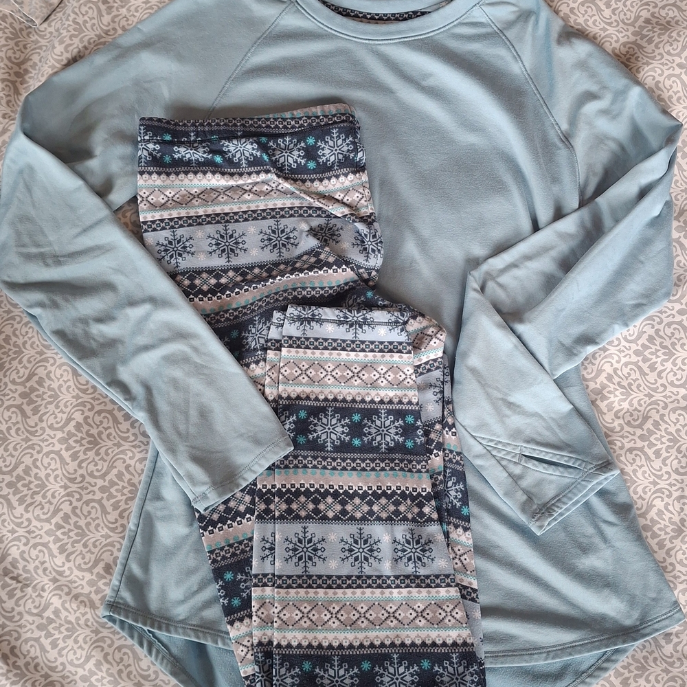 Cuddl Duds Blue Pajama Set with Patterned Pants